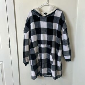 Blanket hoodie! Rue 21 super soft and warm with a checkered pattern